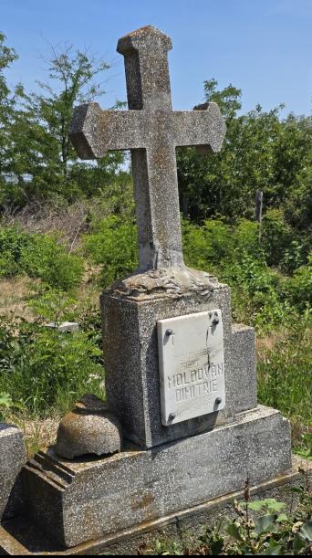 Mormântul Preotului Mărturisitor Dimitrie Moldovan