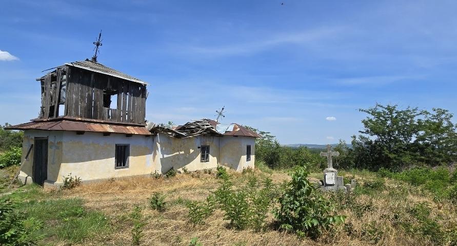 Biserica Sf. M. Mc. Gheorghe Vechi - Dămideni 
